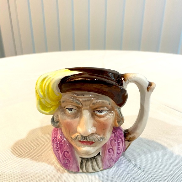 Tobi Other - VINTAGE TOBI SM CUP 21/2 inches tall